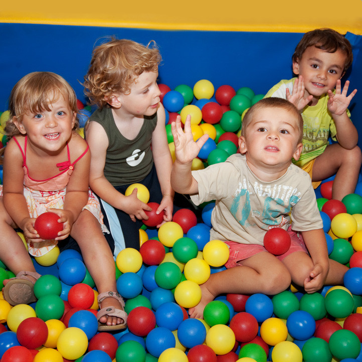 village vacances famille ile d oleron club enfants petits